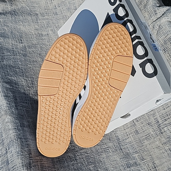 Adidas Men Size 13 Courtbeat Court Beat tennis shoe NEW with Box black white red - Picture 3 of 13